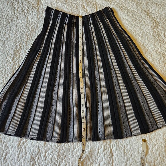 Marks & Spencer Per Una Black/Grey/White Knit Skirt - Picture 2 of 5
